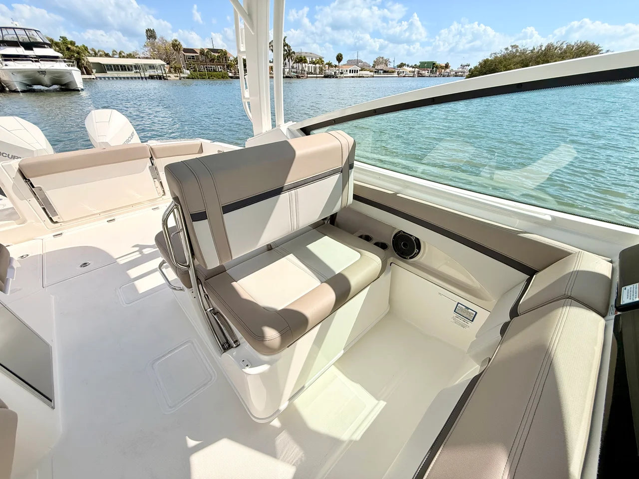 2026 Boston Whaler 280 Vantage 28.0 feet, Clearwater, Florida #43