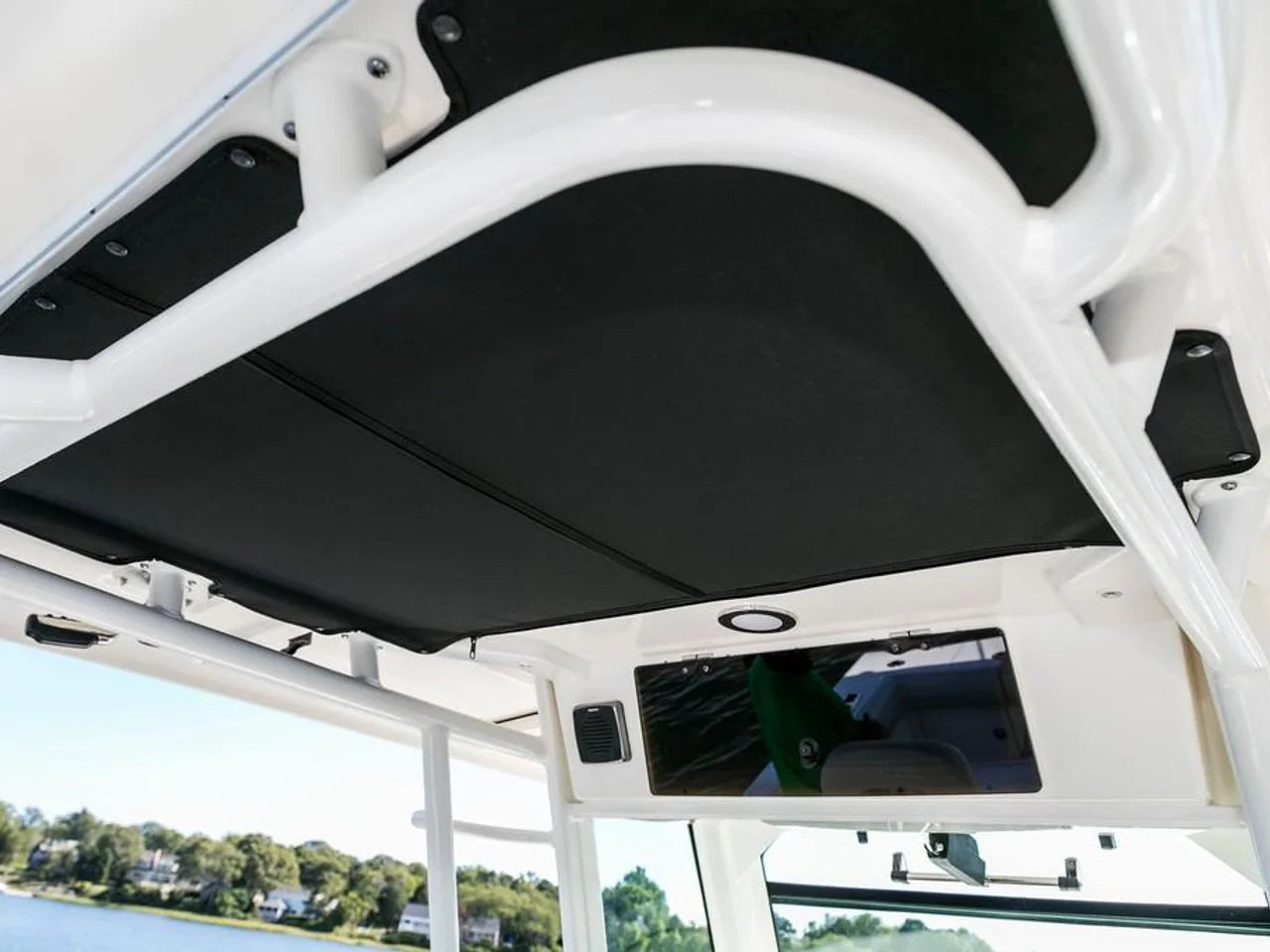 2026 Boston Whaler 330 Outrage 33.0 feet, Clearwater, Florida #15