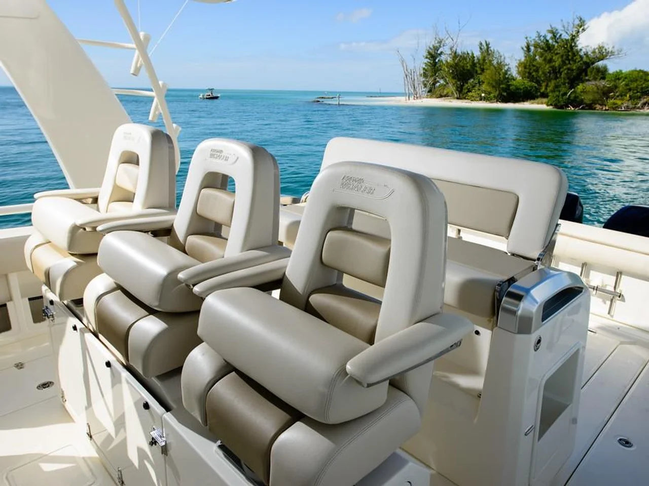2026 Boston Whaler 420 Outrage 42.0 feet, Clearwater, Florida #11
