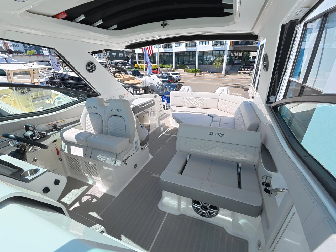 2026 Sea Ray Sundancer 320 Outboard 32.0 feet, Clearwater, Florida #17