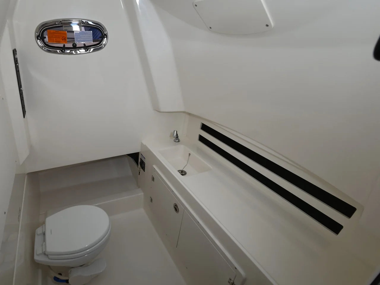 2026 Boston Whaler 330 Outrage 33.0 feet, Clearwater, Florida #25
