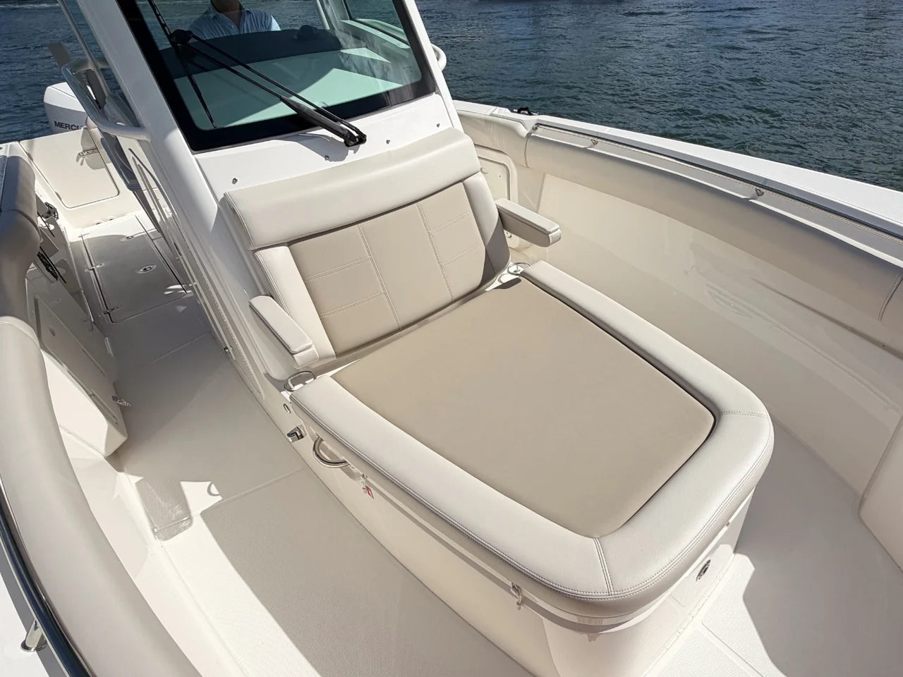 2026 Boston Whaler 280 Outrage 28.0 feet, Clearwater, Florida #21