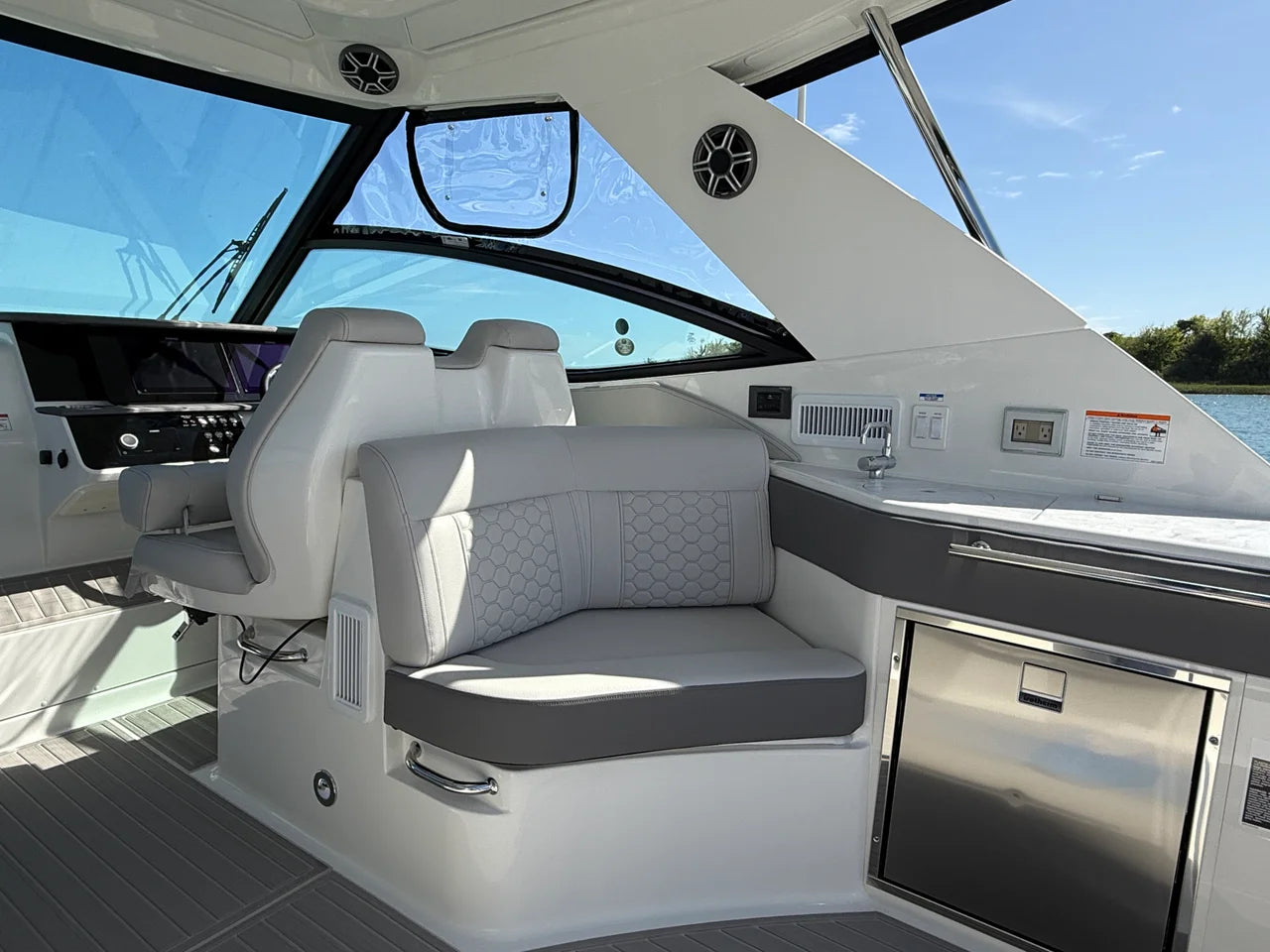 2026 Sea Ray Sundancer 320 Outboard 32.0 feet, Clearwater, Florida #28