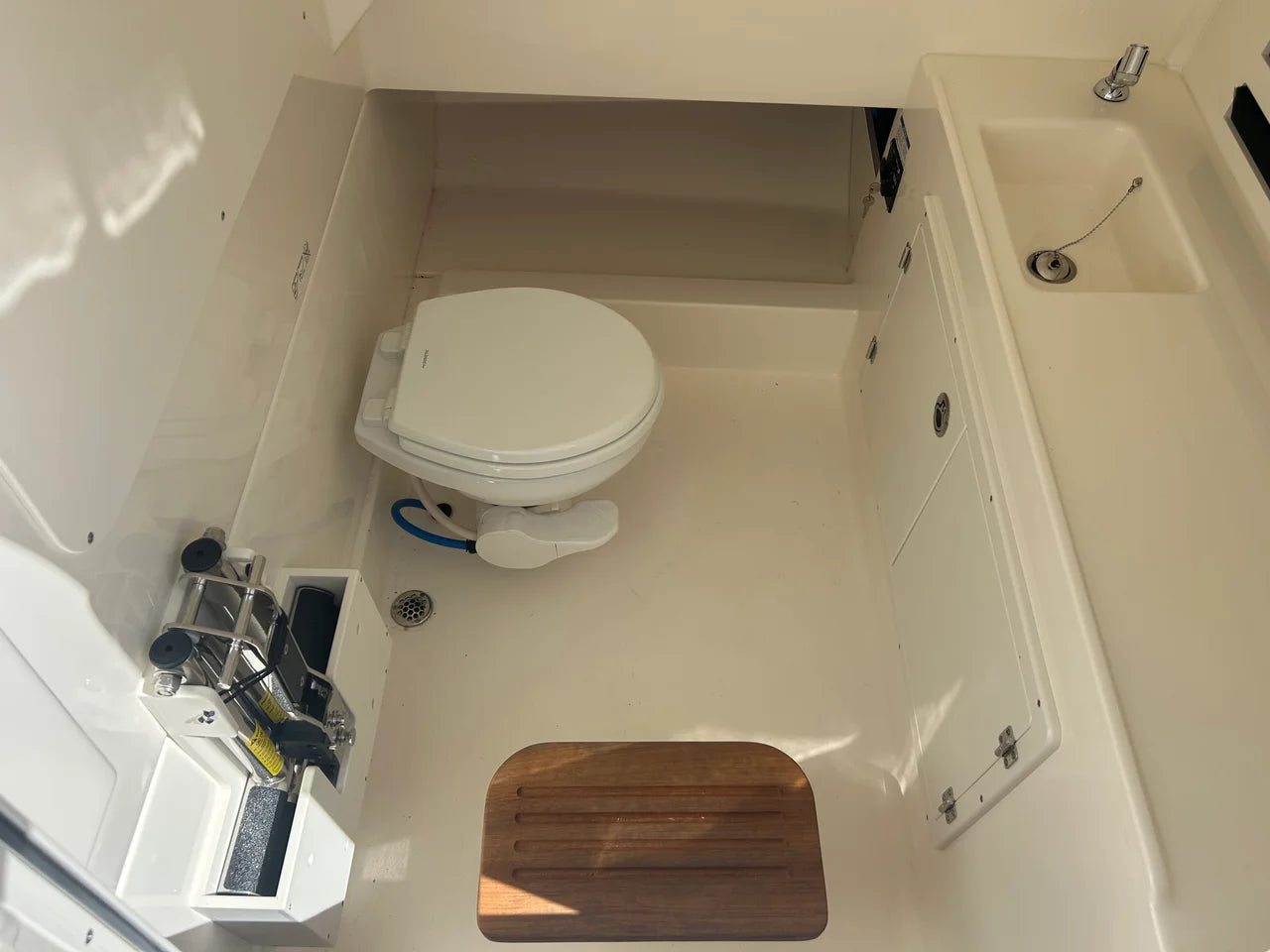 2026 Boston Whaler 330 Outrage 33.0 feet, Clearwater, Florida #34