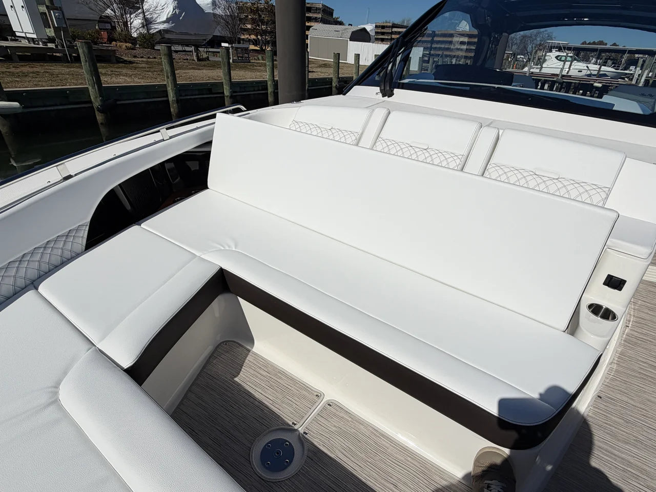 2026 Sea Ray Sundancer 370 Outboard 37.0 feet, Clearwater, Florida #30
