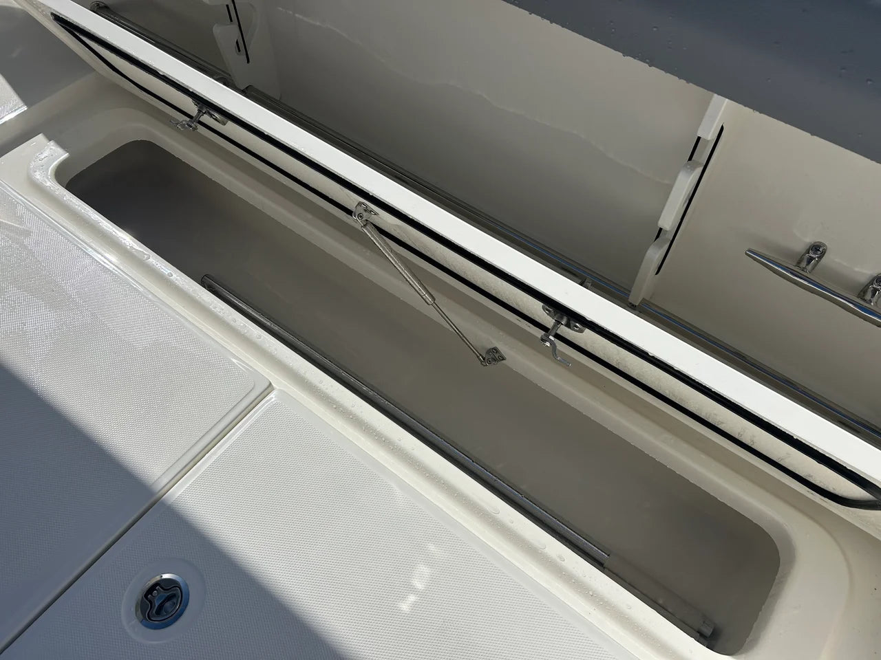 2026 Boston Whaler 330 Outrage 33.0 feet, Clearwater, Florida #20