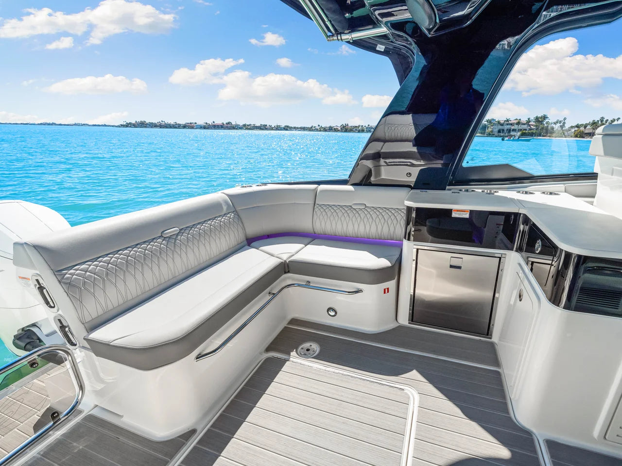 2026 Sea Ray Sundancer 370 Outboard 37.0 feet, Clearwater, Florida #42