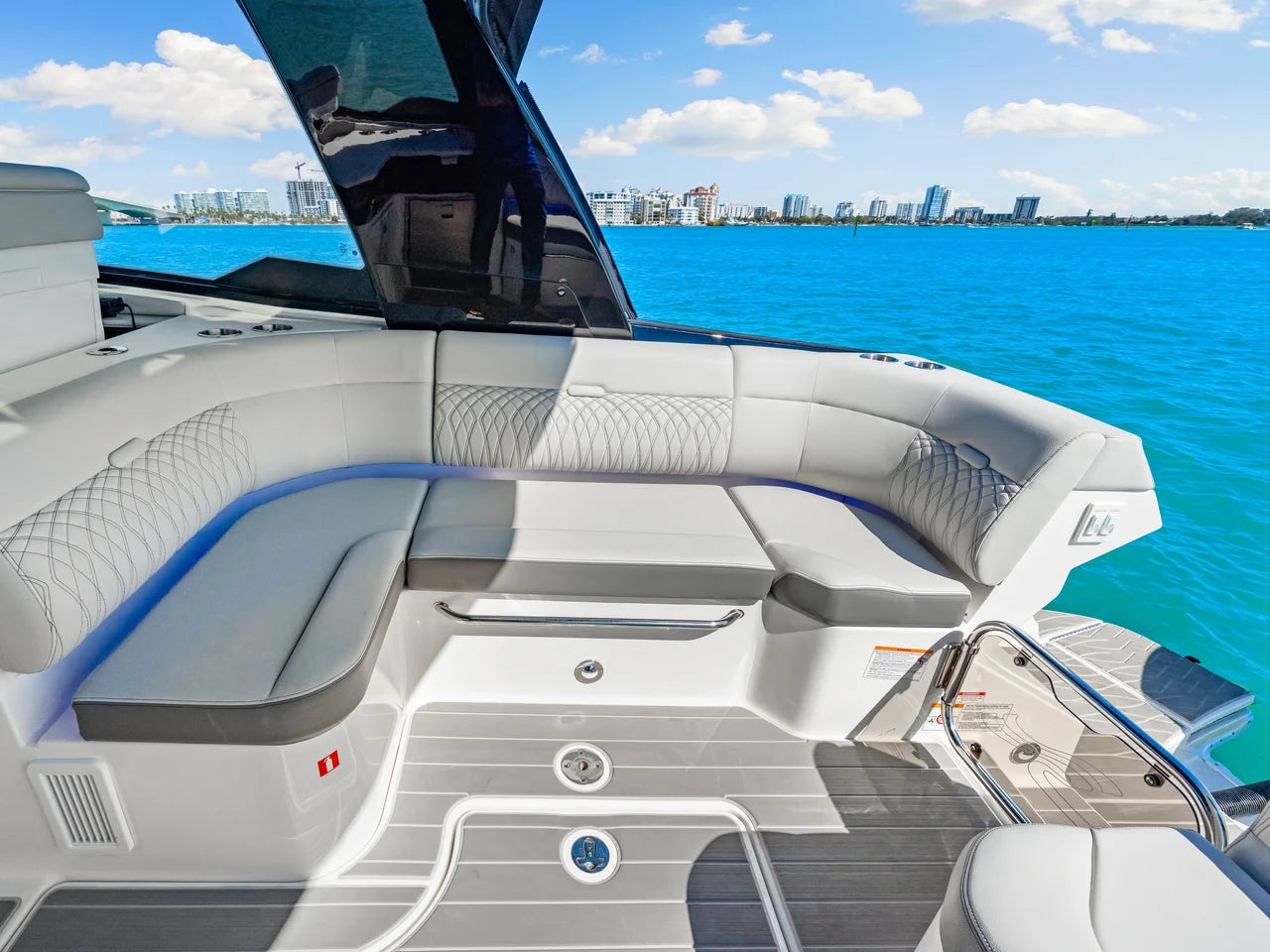2026 Sea Ray Sundancer 370 Outboard 37.0 feet, Clearwater, Florida #44