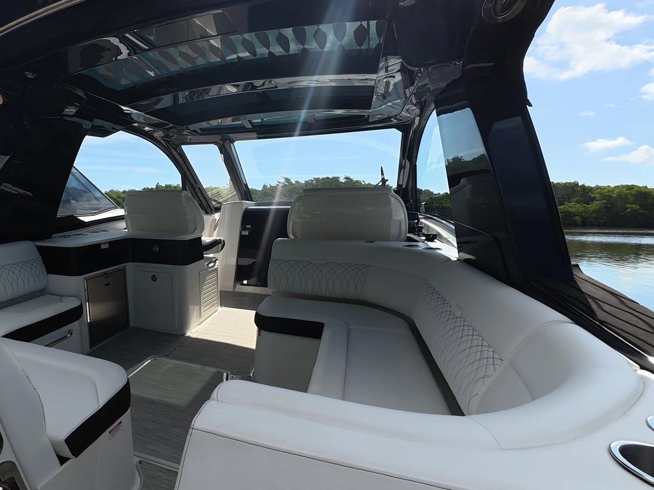 2026 Sea Ray Sundancer 370 Outboard 37.0 feet, Clearwater, Florida #6