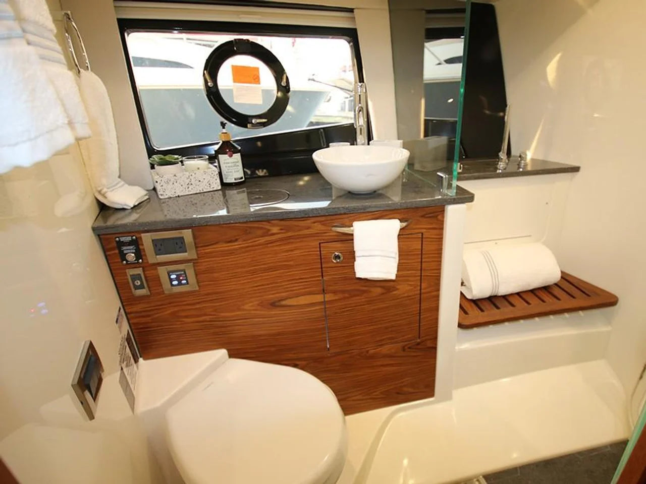 2026 Boston Whaler 405 Conquest 40.0 feet, Clearwater, Florida #67