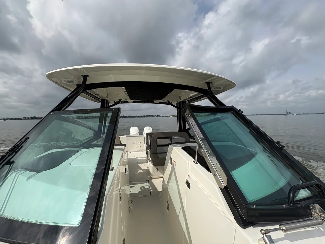 2025 Boston Whaler 330 Vantage 33.0 feet, Clearwater, Florida #19