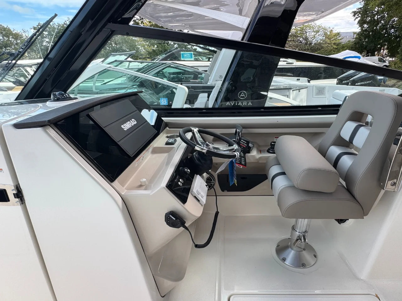2026 Boston Whaler 330 Vantage 33.0 feet, Clearwater, Florida #15