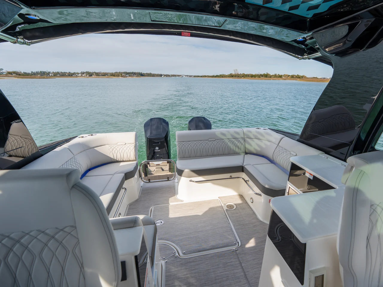 2026 Sea Ray Sundancer 370 Outboard 37.0 feet, Clearwater, Florida #13