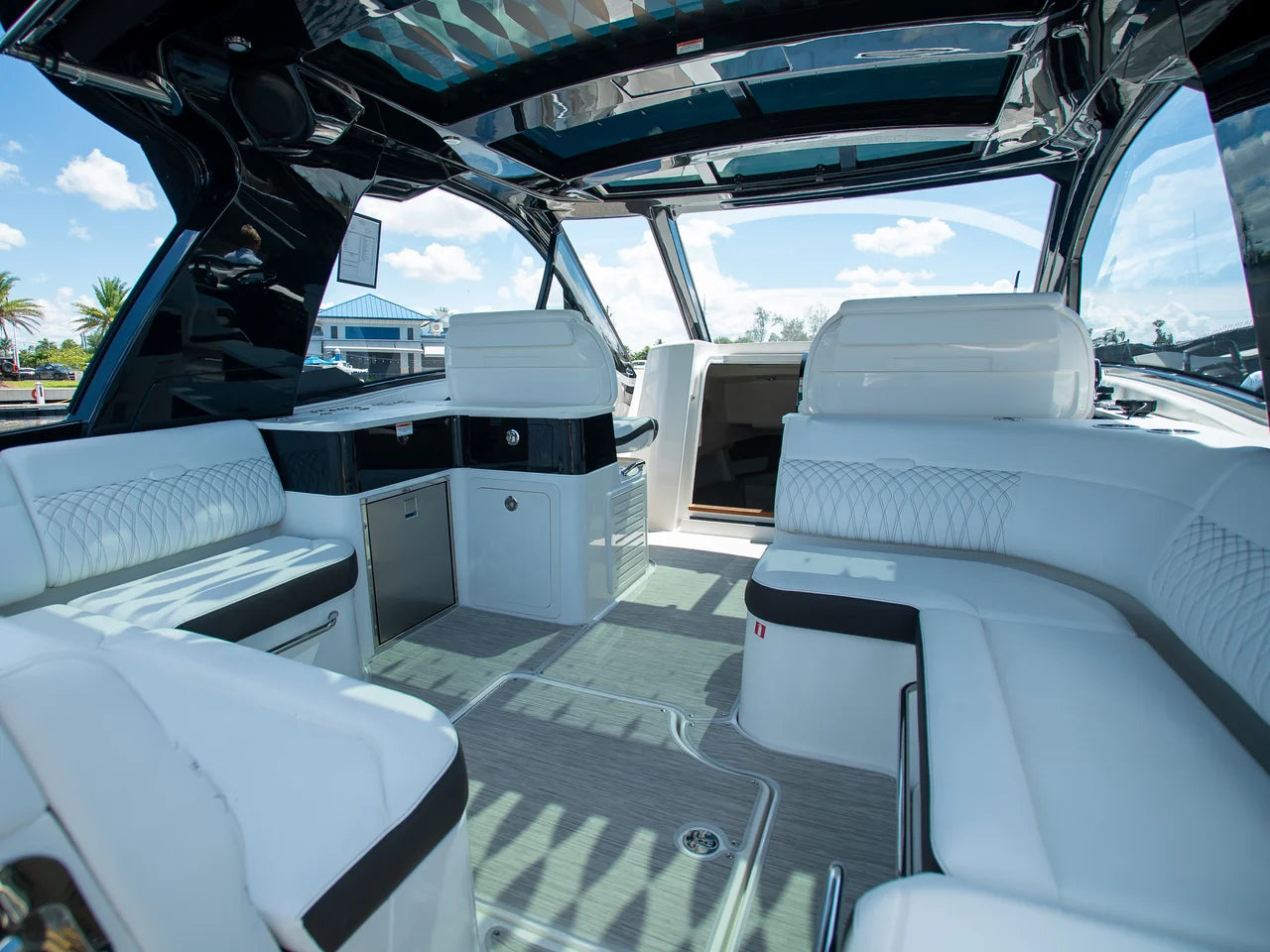 2026 Sea Ray Sundancer 370 Outboard 37.0 feet, Clearwater, Florida #5