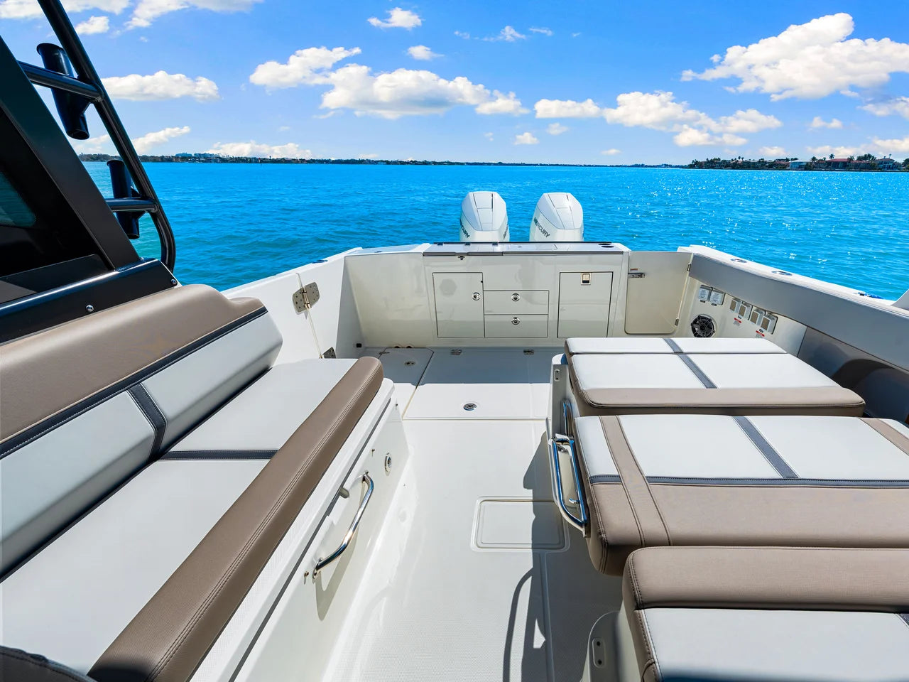 2026 Boston Whaler 330 Vantage 33.0 feet, Clearwater, Florida #31