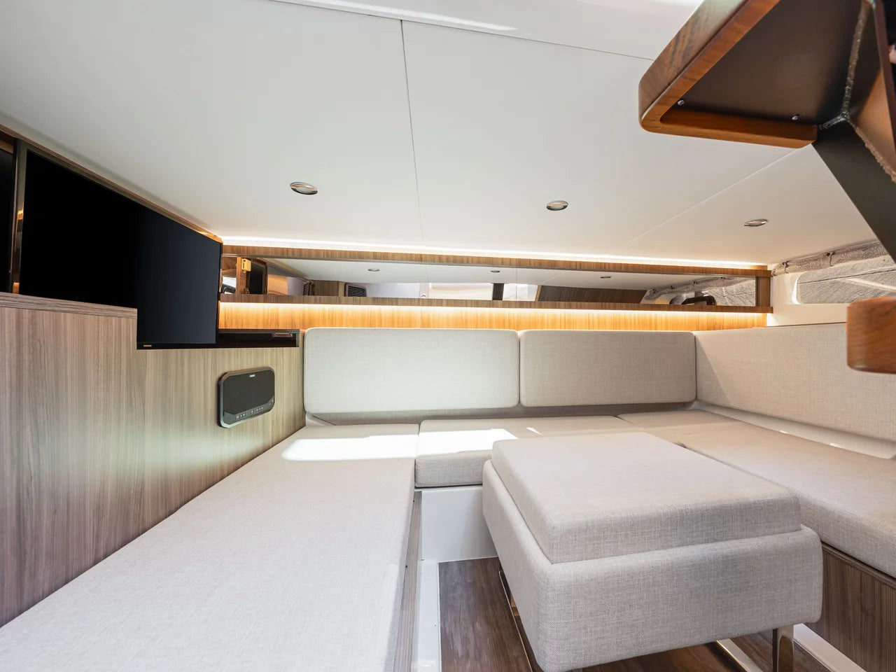 2026 Sea Ray Sundancer 370 Outboard 37.0 feet, Clearwater, Florida #85
