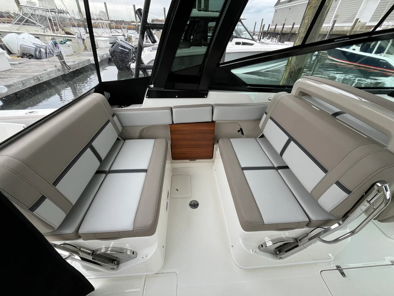 2026 Boston Whaler 330 Vantage 33.0 feet, Clearwater, Florida #25