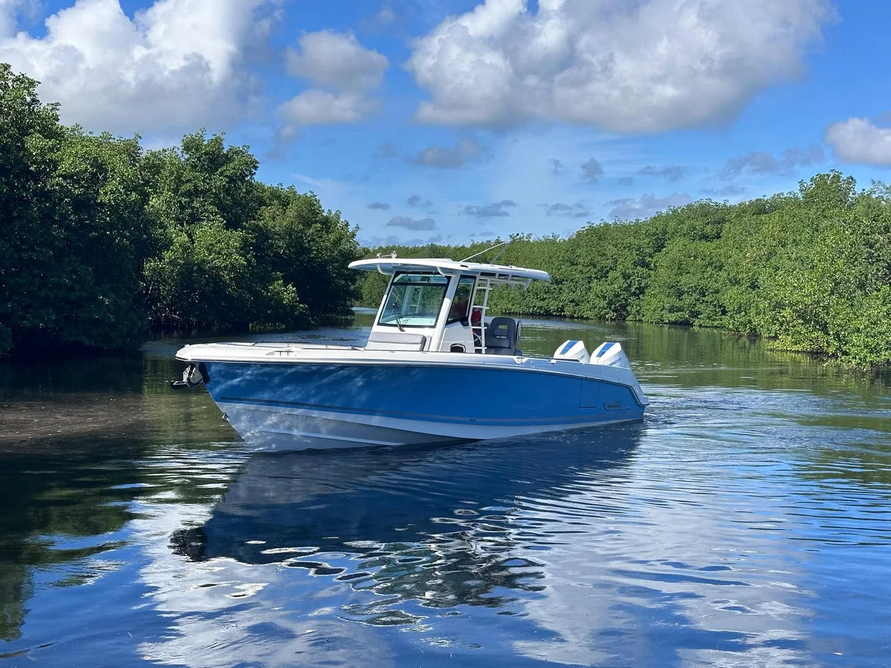 2026 Boston Whaler 330 Outrage 33.0 feet, Clearwater, Florida #3