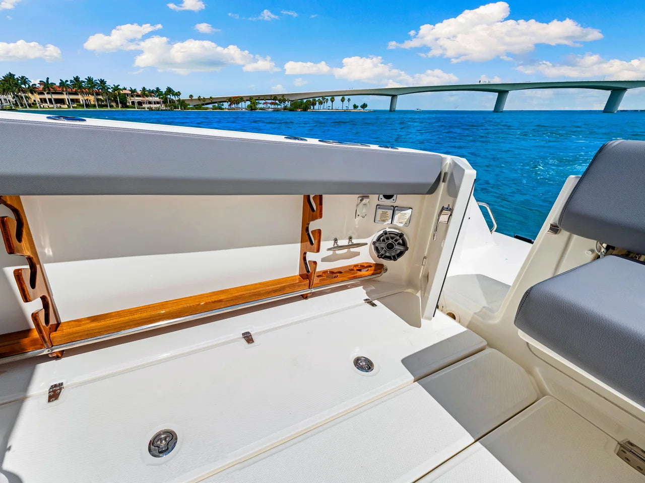 2025 Boston Whaler 420 Outrage 42.0 feet, Clearwater, Florida #9