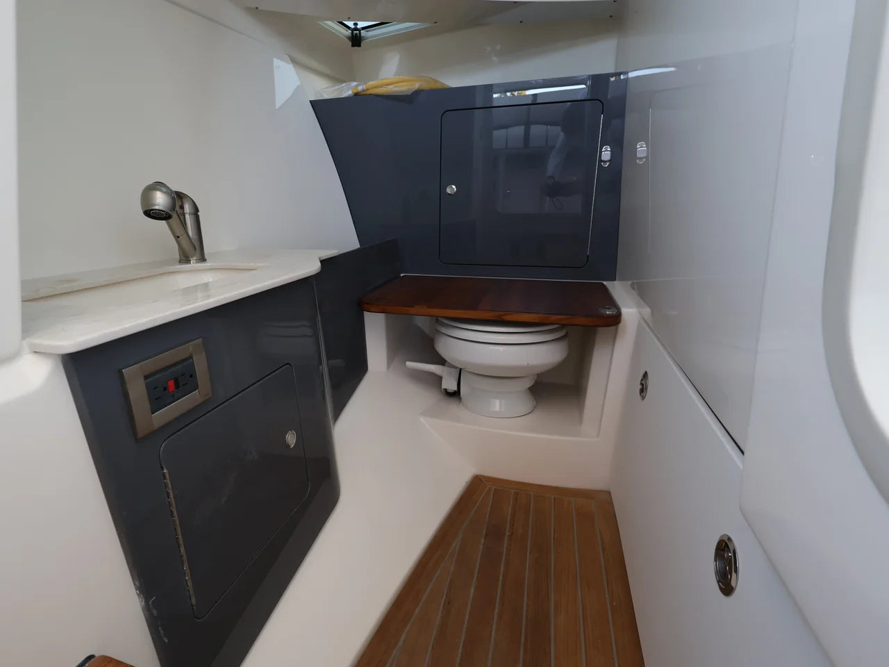 2026 Boston Whaler 330 Vantage 33.0 feet, Clearwater, Florida #24