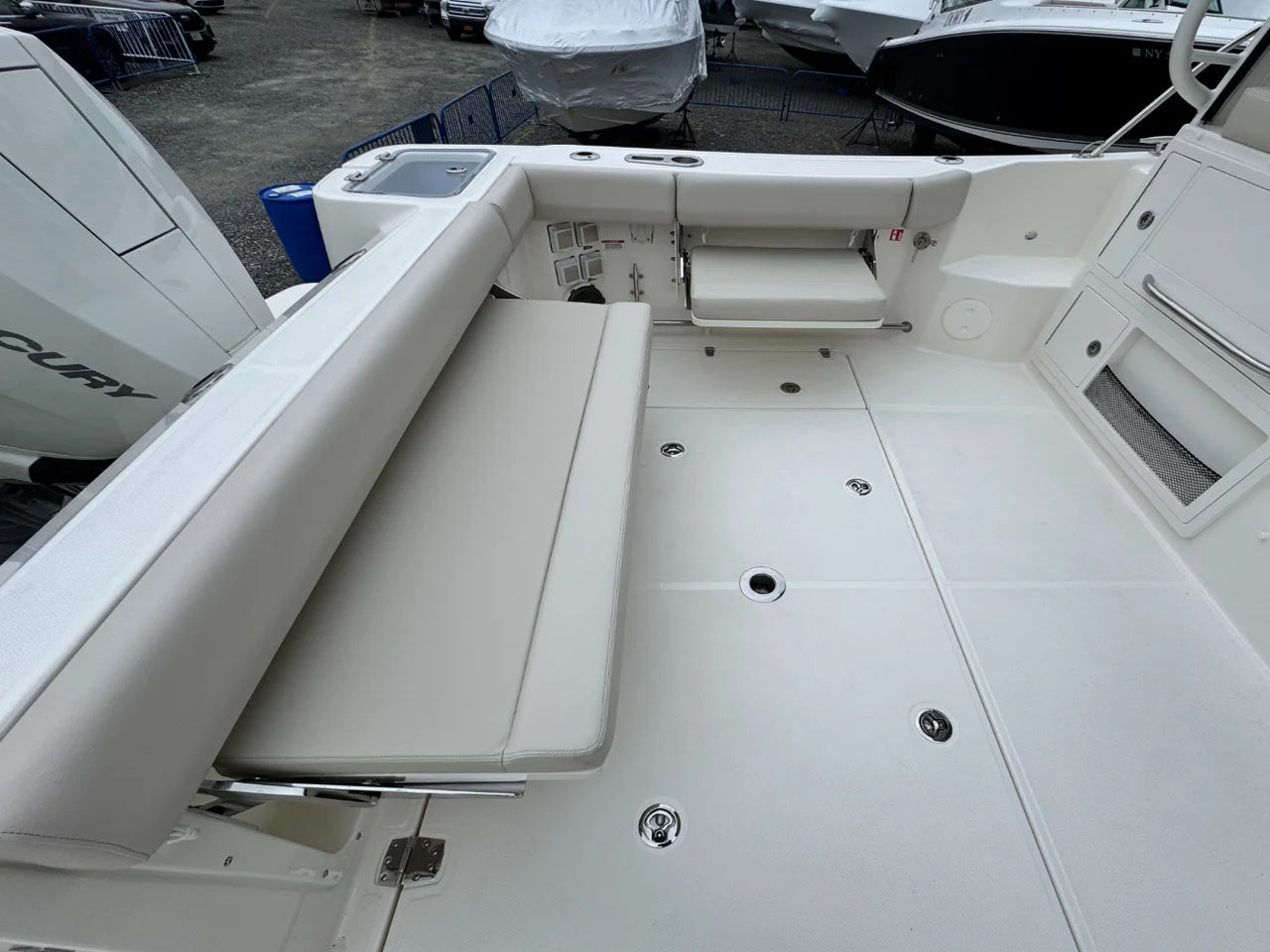 2026 Boston Whaler 325 Conquest 32.0 feet, Clearwater, Florida #9