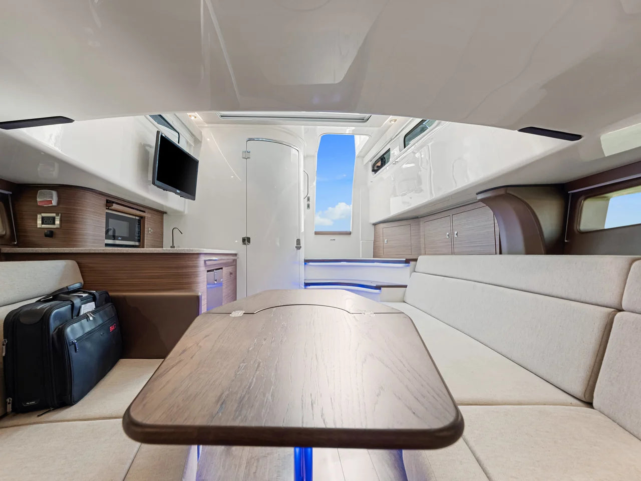 2025 Boston Whaler 420 Outrage 42.0 feet, Clearwater, Florida #85