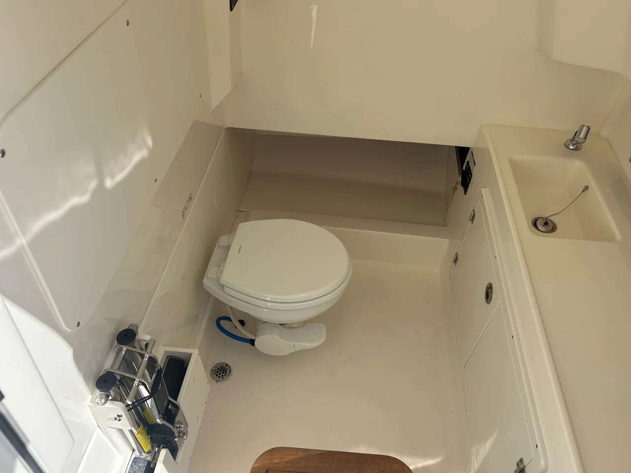 2026 Boston Whaler 330 Outrage 33.0 feet, Clearwater, Florida #33