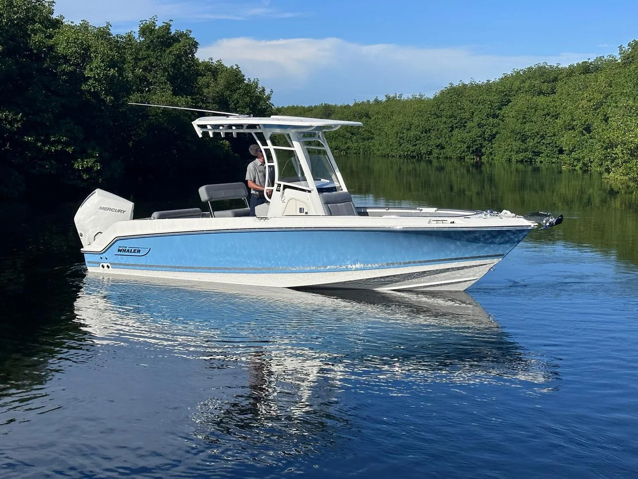 2026 Boston Whaler 230 Outrage 23.0 feet, Clearwater, Florida #8