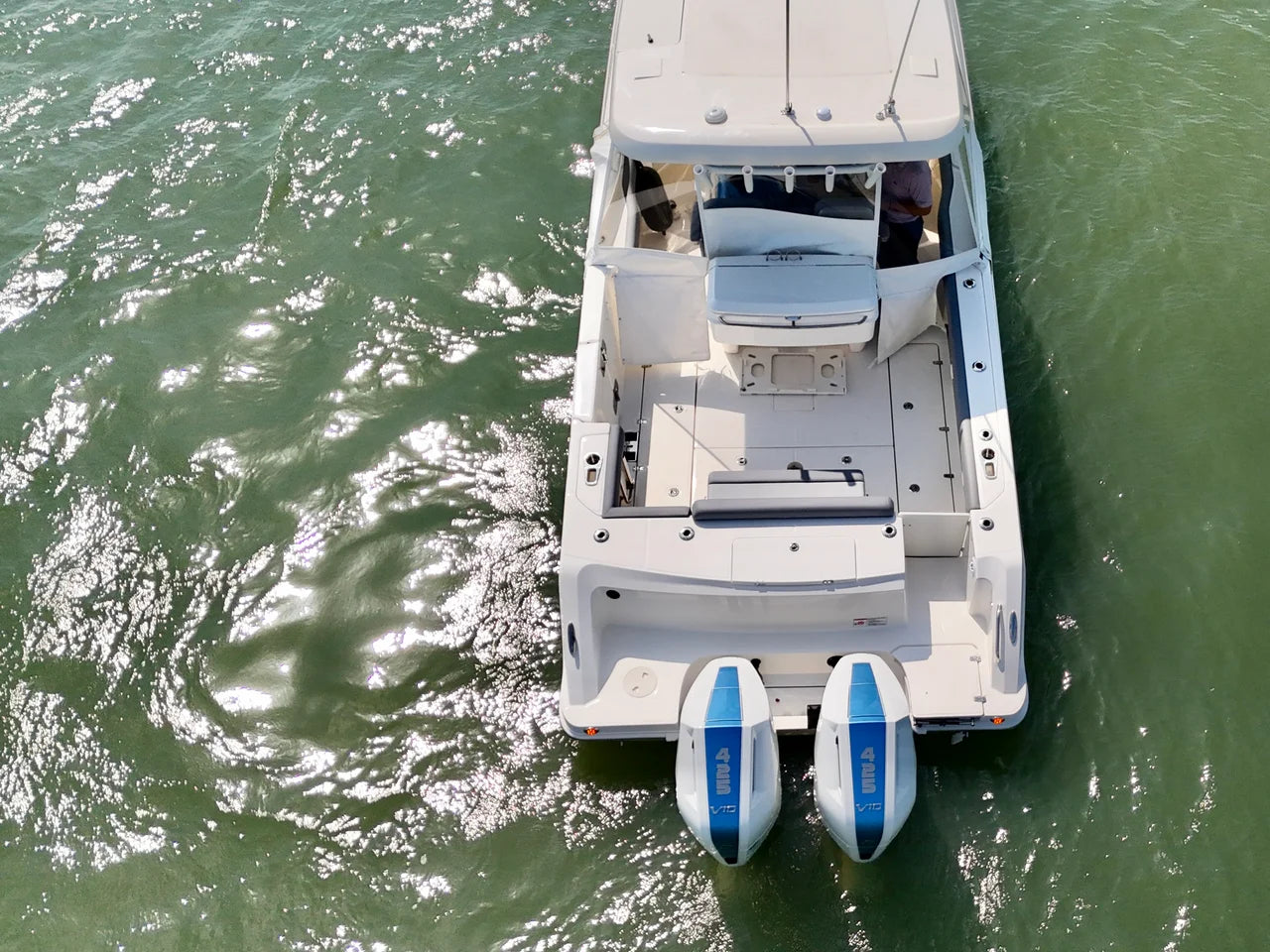 2026 Boston Whaler 330 Outrage 33.0 feet, Clearwater, Florida #17