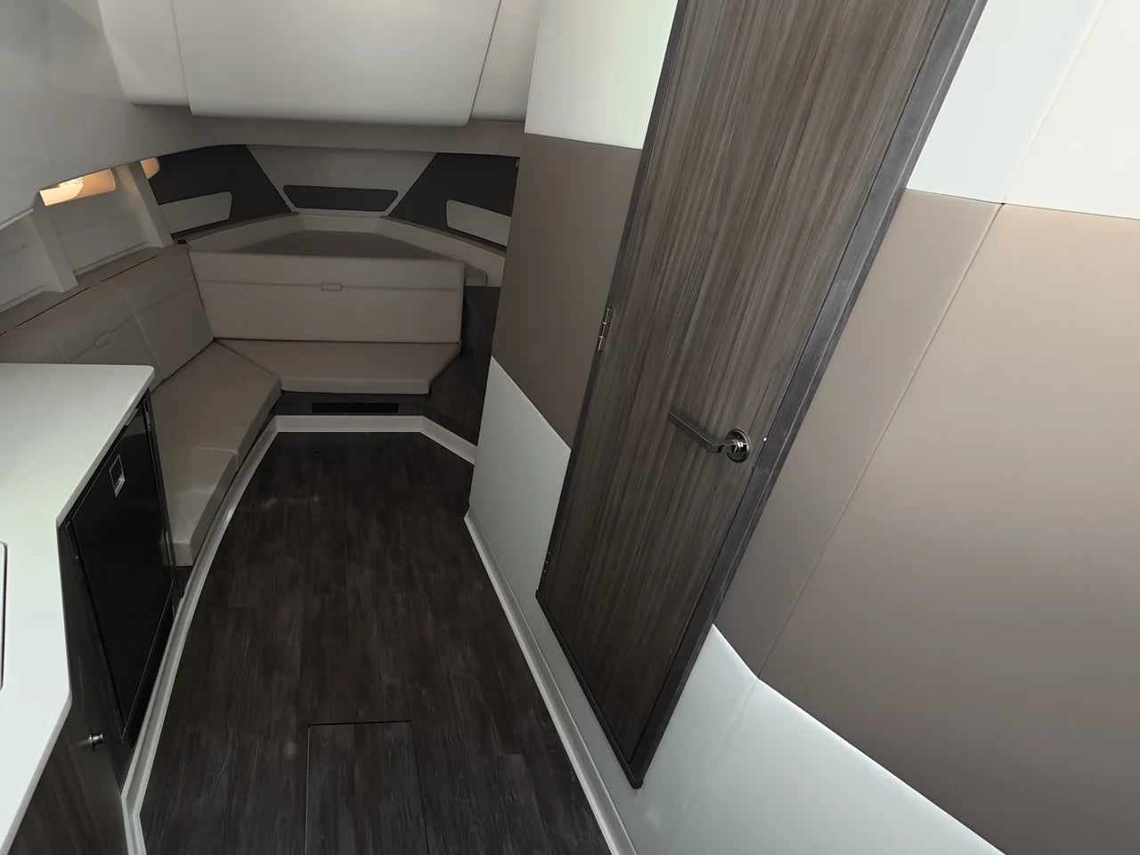 2026 Sea Ray Sundancer 370 Outboard 37.0 feet, Clearwater, Florida #18