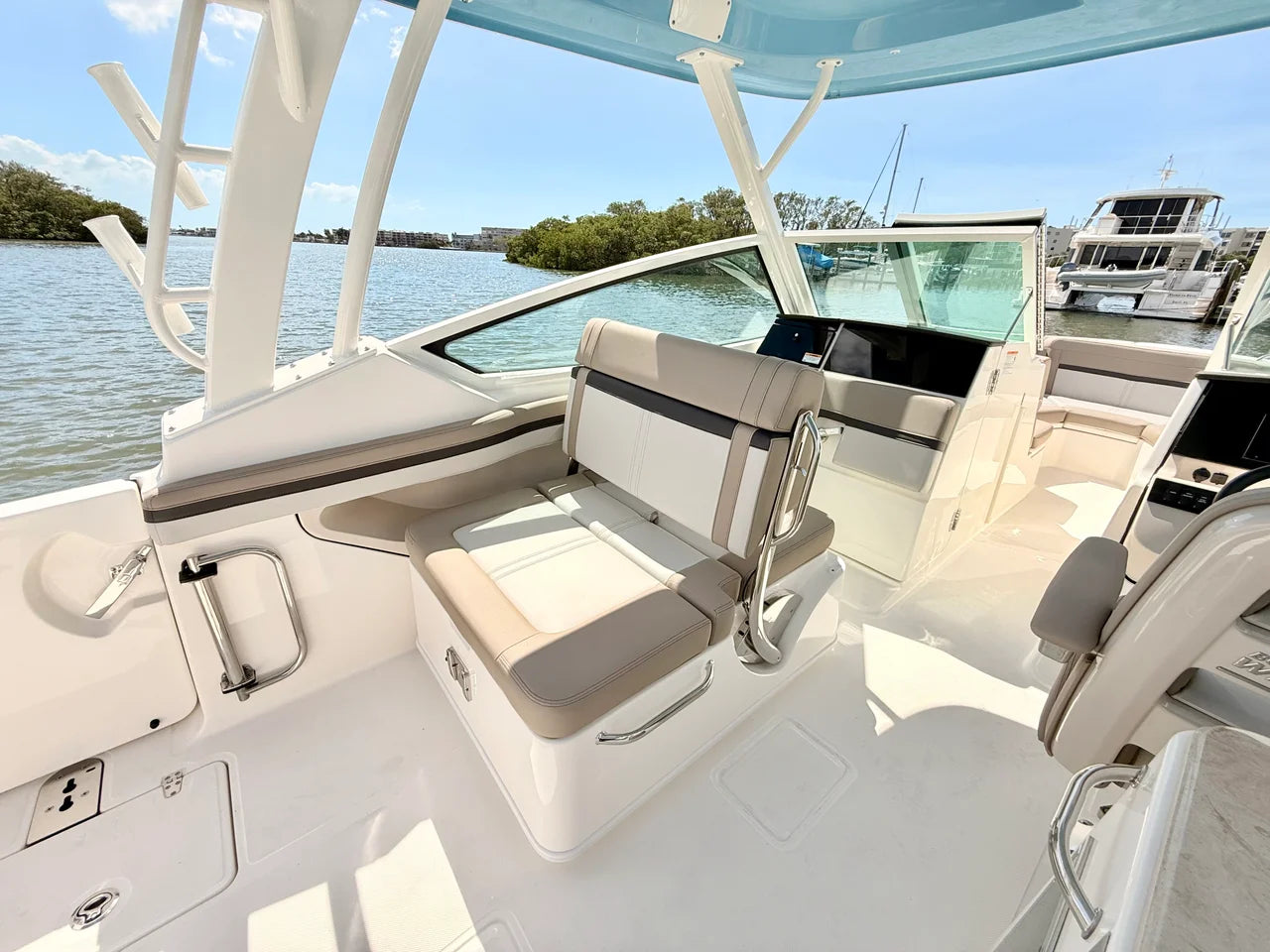 2026 Boston Whaler 280 Vantage 28.0 feet, Clearwater, Florida #37