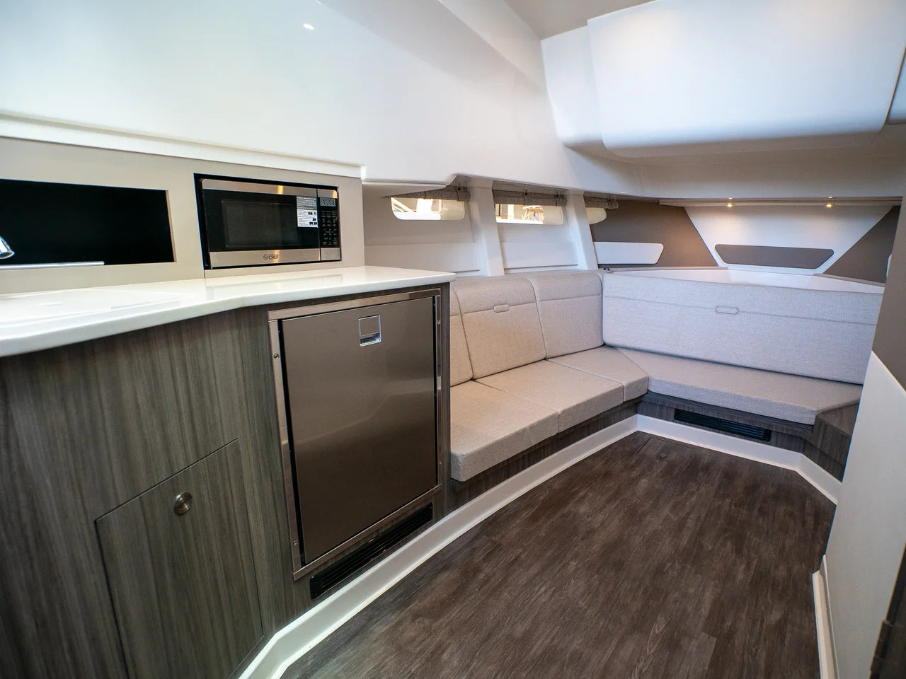 2026 Sea Ray Sundancer 370 Outboard 37.0 feet, Clearwater, Florida #15
