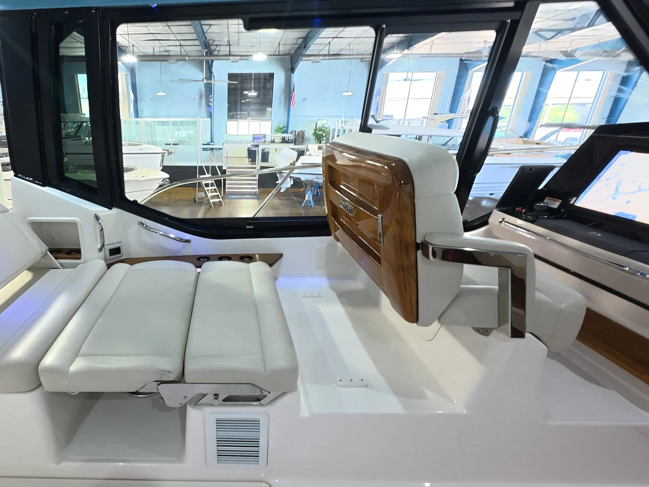 2026 Boston Whaler 405 Conquest 40.0 feet, Clearwater, Florida #15