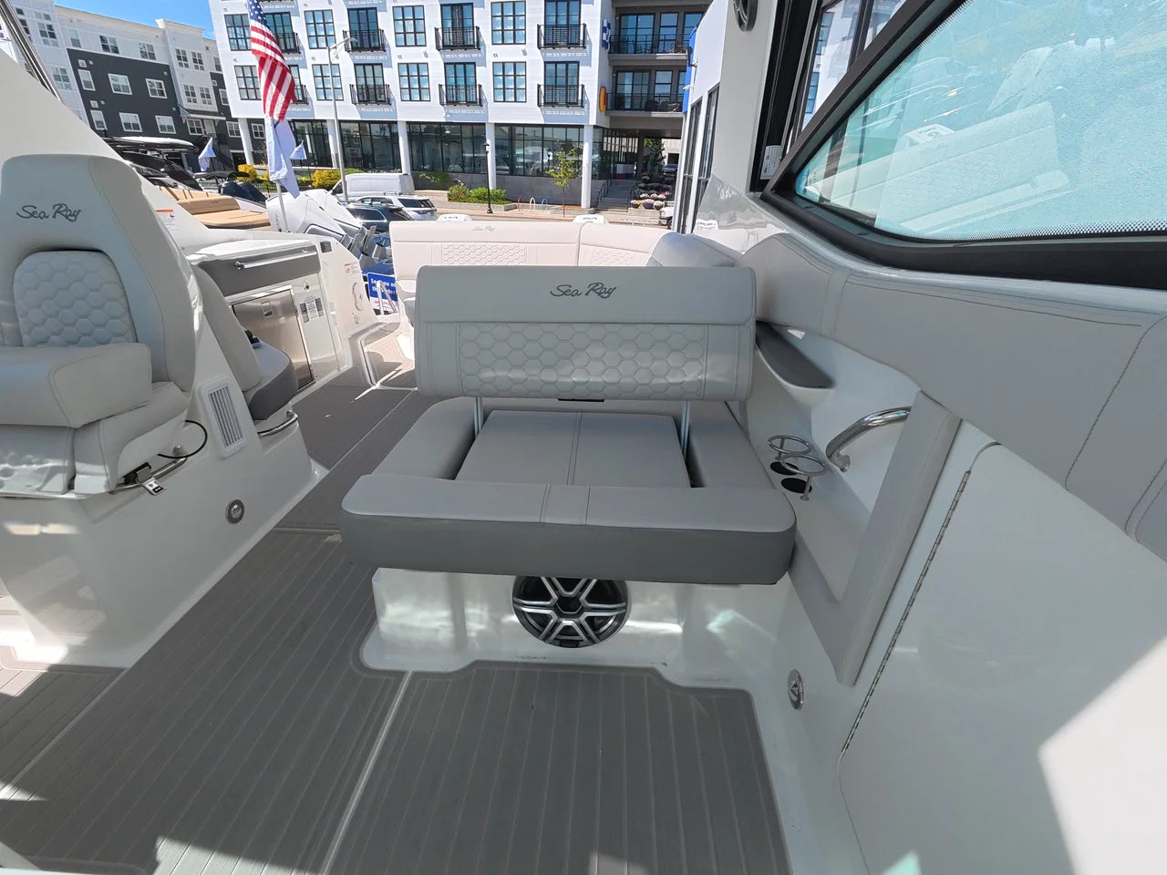 2026 Sea Ray Sundancer 320 Outboard 32.0 feet, Clearwater, Florida #16