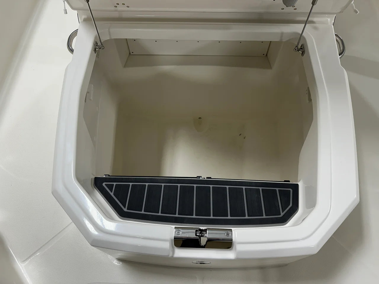 2026 Boston Whaler 280 Dauntless 28.0 feet, Clearwater, Florida #86