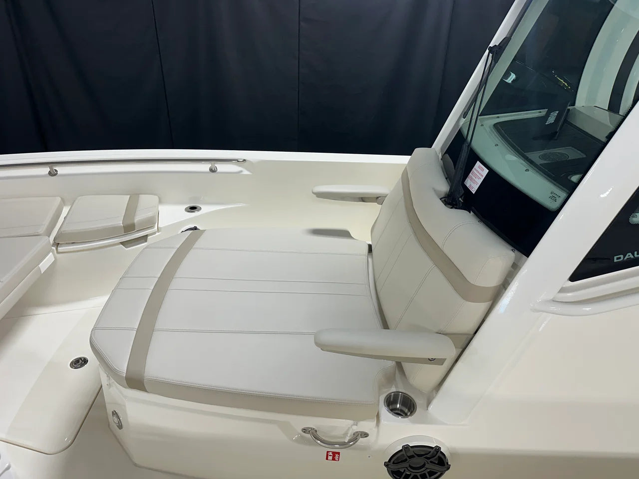 2026 Boston Whaler 280 Dauntless 28.0 feet, Clearwater, Florida #9