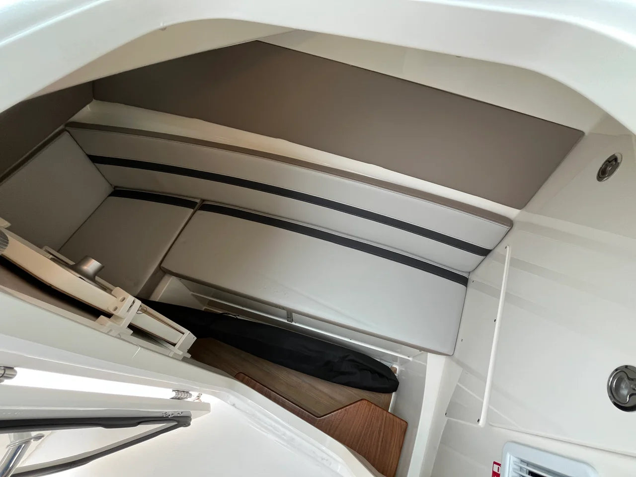 2026 Boston Whaler 330 Vantage 33.0 feet, Clearwater, Florida #38
