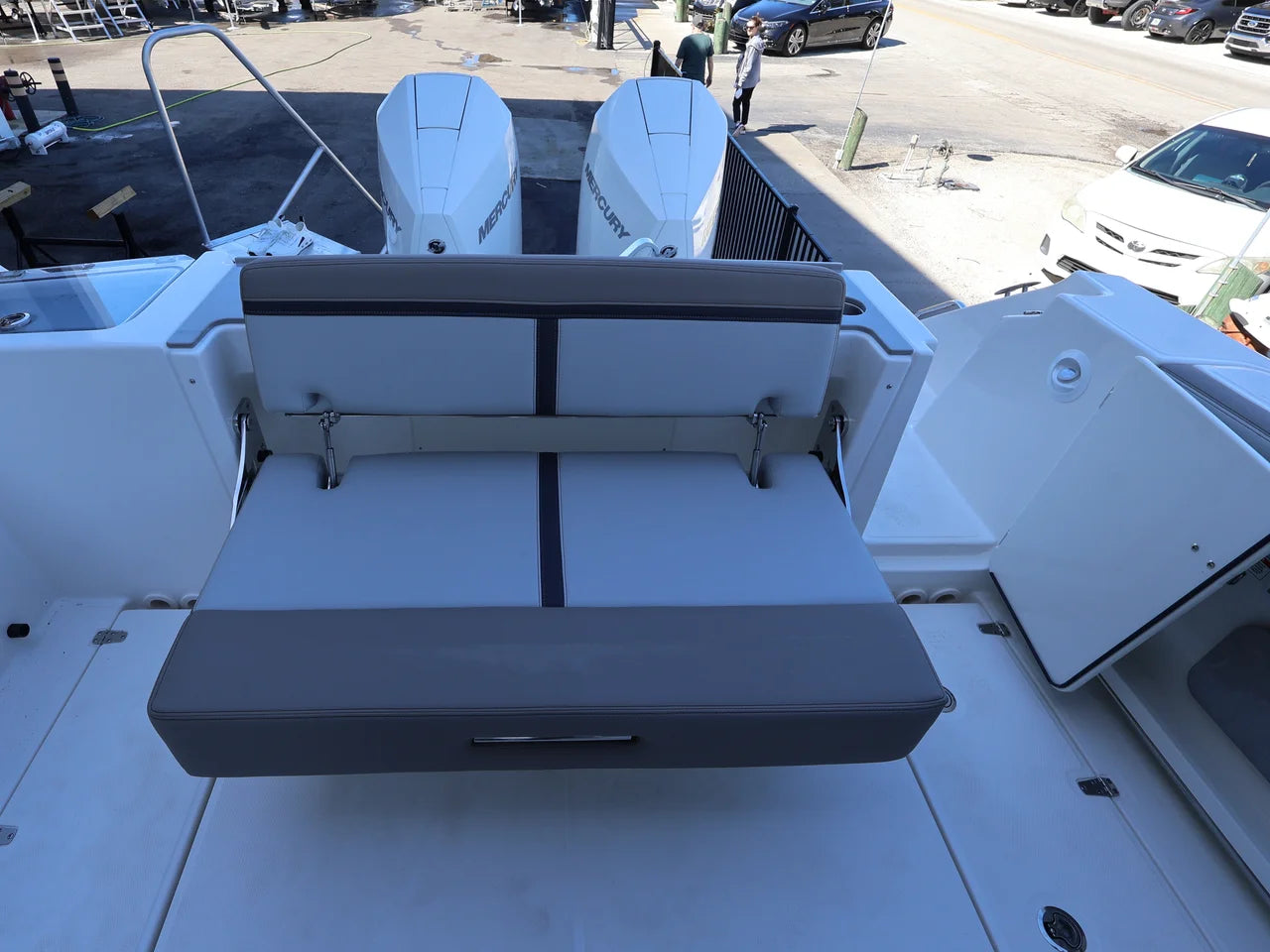 2026 Boston Whaler 330 Vantage 33.0 feet, Clearwater, Florida #12
