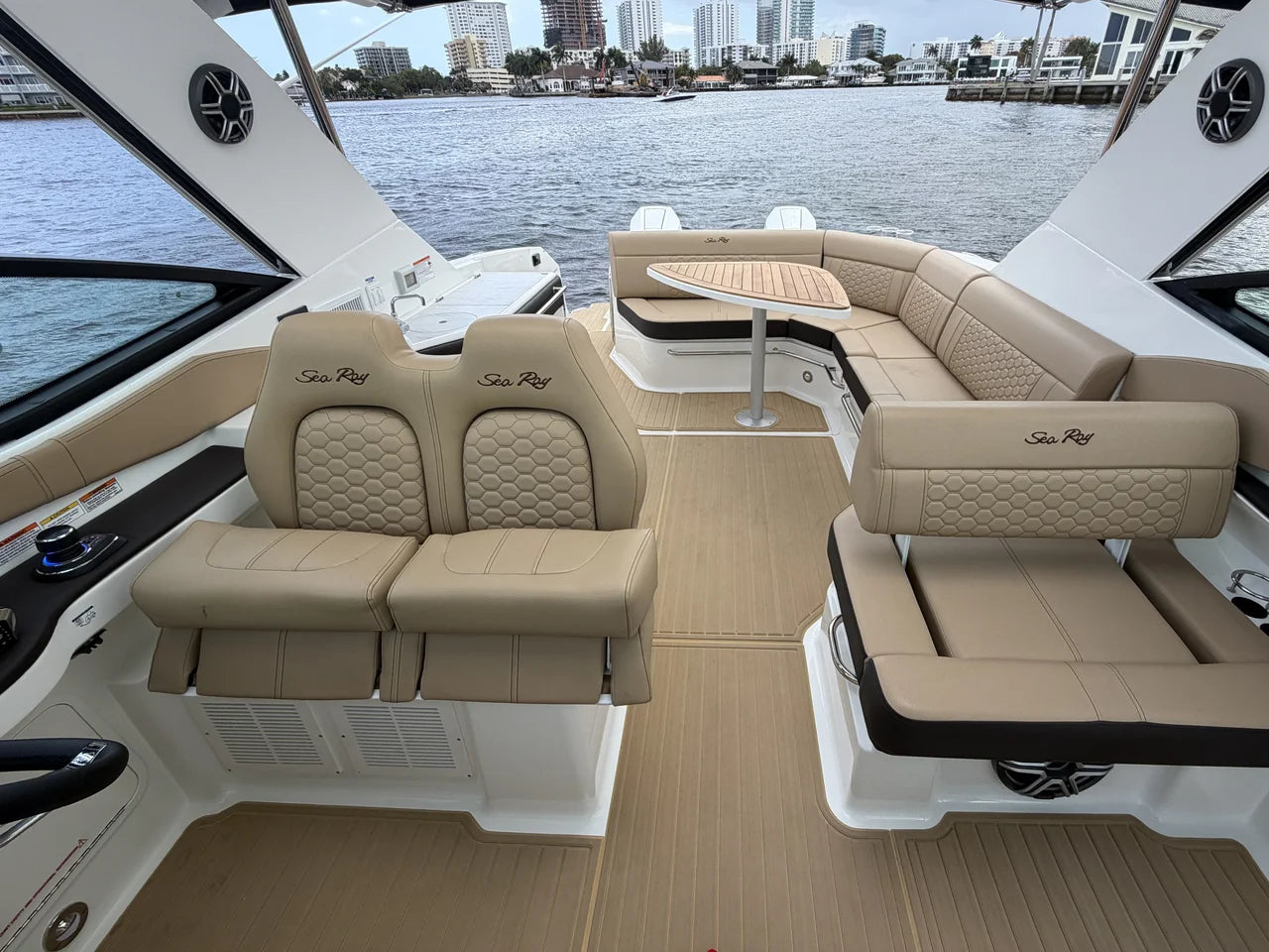 2026 Sea Ray Sundancer 320 Outboard 32.0 feet, Clearwater, Florida #33
