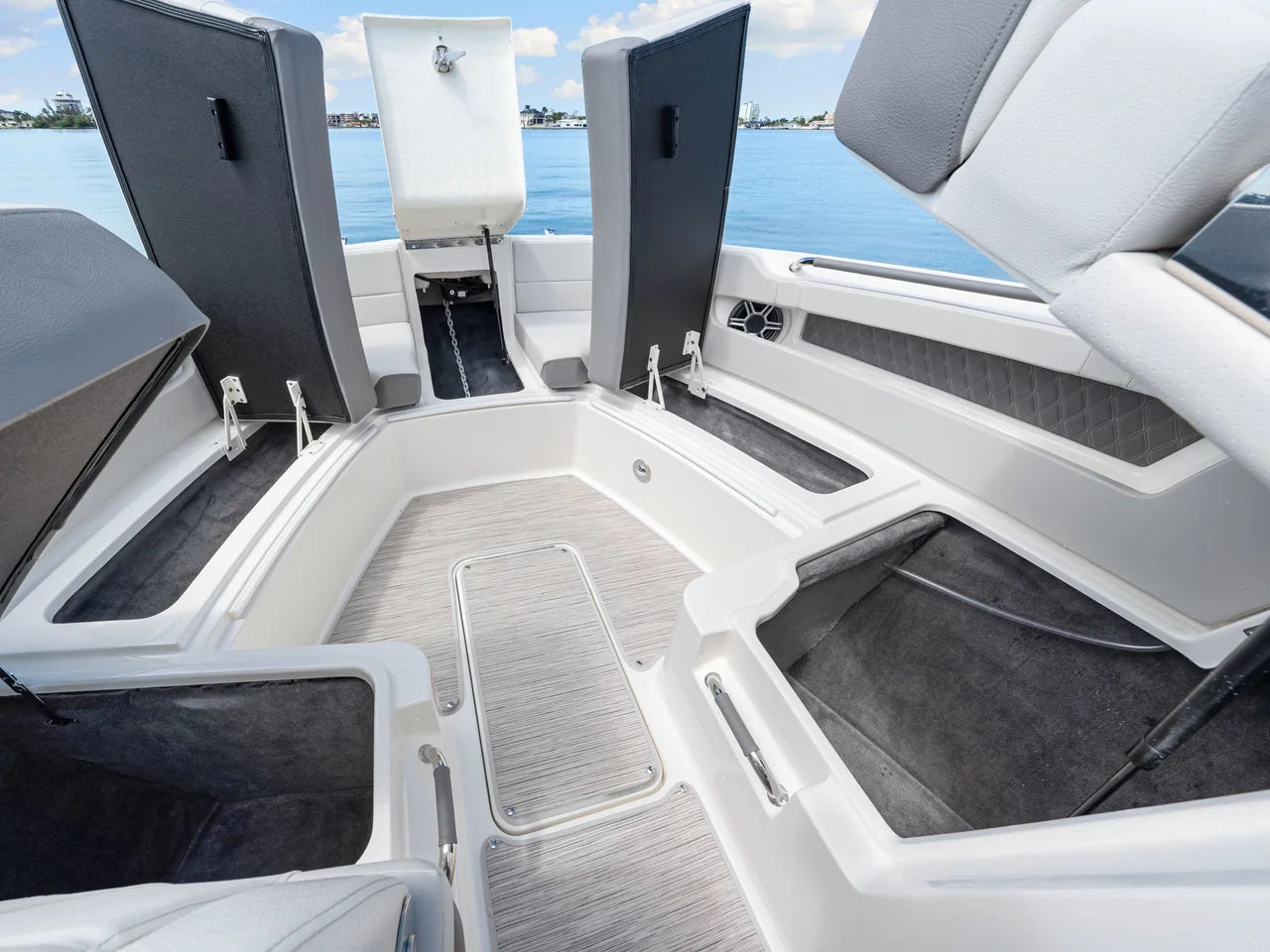 2026 Sea Ray SLX 310 Outboard 31.0 feet, Clearwater, Florida #45