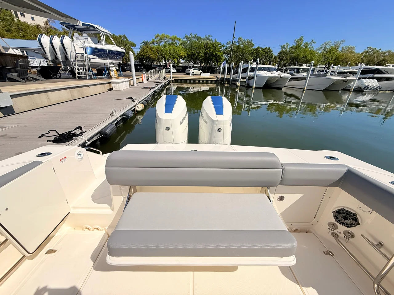 2026 Boston Whaler 330 Outrage 33.0 feet, Clearwater, Florida #49