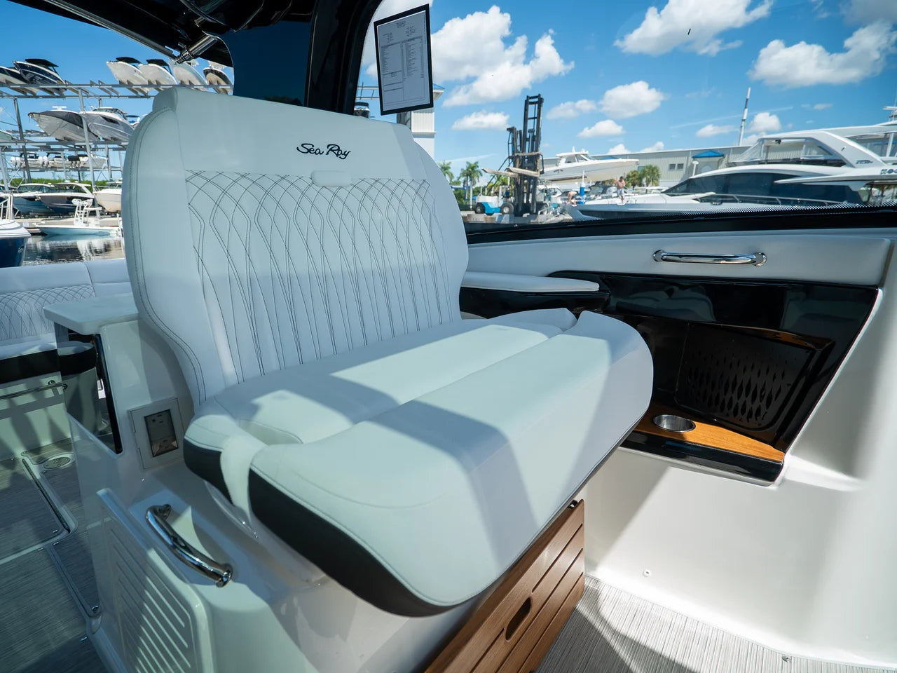 2026 Sea Ray Sundancer 370 Outboard 37.0 feet, Clearwater, Florida #13