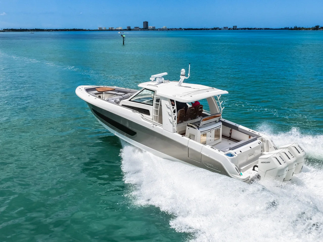 2025 Boston Whaler 420 Outrage 42.0 feet, Clearwater, Florida #34