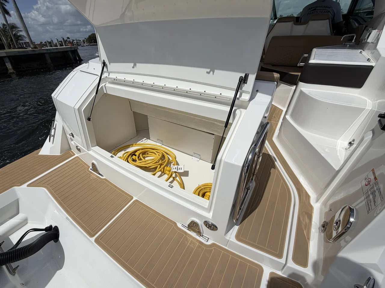 2026 Sea Ray Sundancer 320 Outboard 32.0 feet, Clearwater, Florida #17
