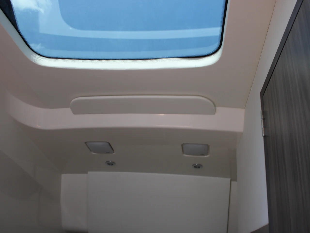 2026 Sea Ray Sundancer 370 Outboard 37.0 feet, Clearwater, Florida #43