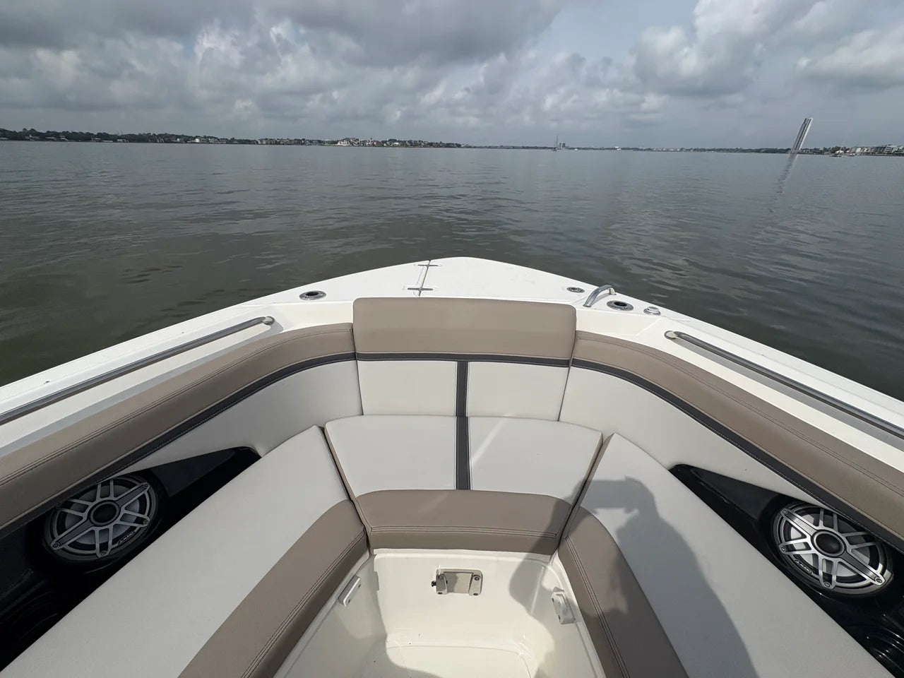2025 Boston Whaler 330 Vantage 33.0 feet, Clearwater, Florida #23