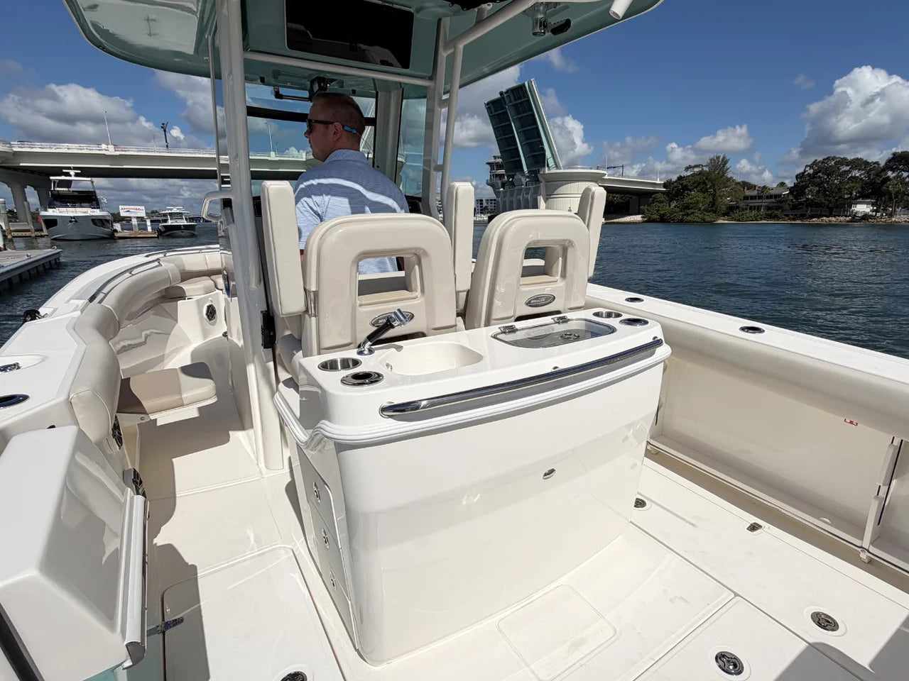 2026 Boston Whaler 280 Outrage 28.0 feet, Clearwater, Florida #10