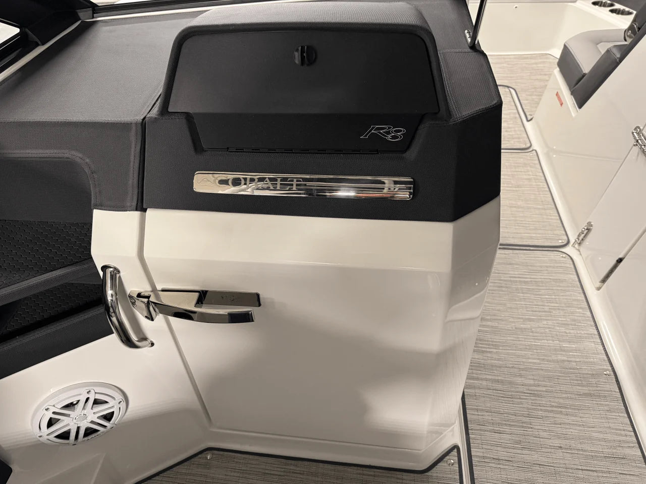 2025 Cobalt R8 Outboard 28.0 feet, Crosslake, MN #73