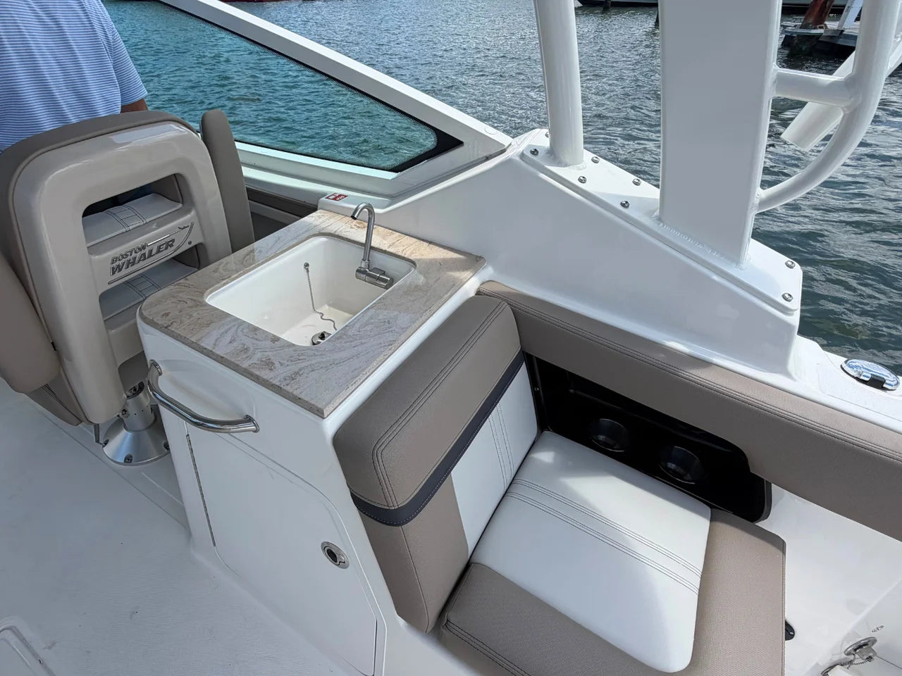 2026 Boston Whaler 280 Vantage 28.0 feet, Clearwater, Florida #24
