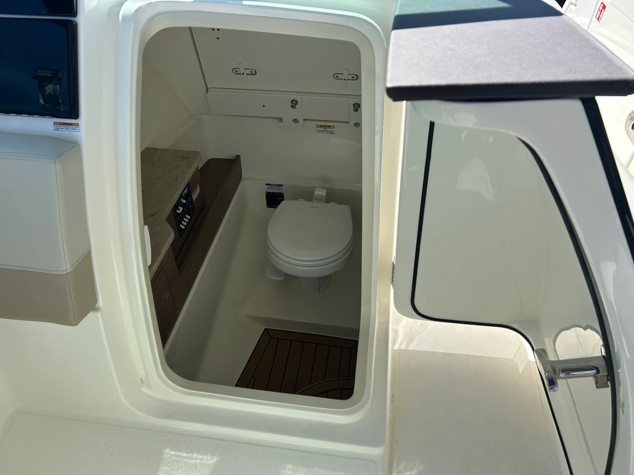 2026 Boston Whaler 280 Vantage 28.0 feet, Clearwater, Florida #21